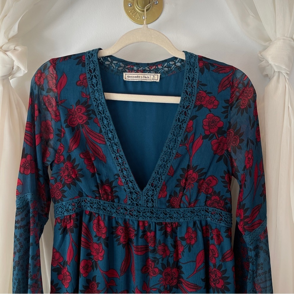 Abercrombie & Fitch Floral Flare sleeve V-neck Dress | SIZE SMALL - Picture 2 of 5